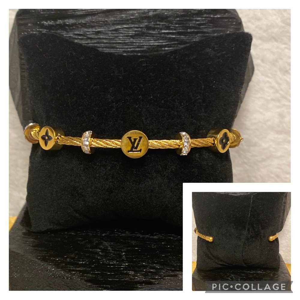 *NEW* Stainless Steel Bangle With Rhinestones